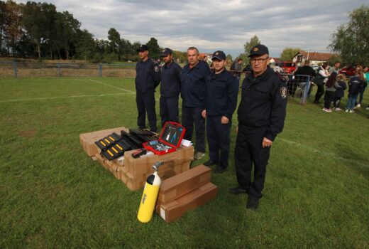 U Pustakovcu je održano općinsko vatrogasno natjecanje i podjela vatrogasne opreme