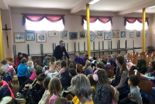 Zoran Vakula u društvenom domu u Kunovcu održao promociju meteoslikovnica i predavanje o meteorologiji za djecu