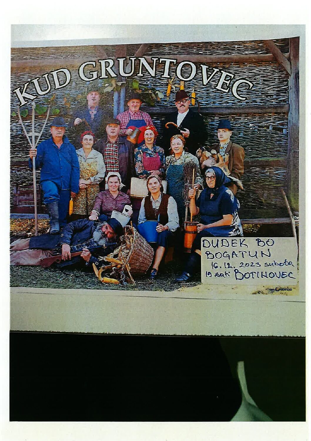 Poziv mještanima na paljenje adventske svijeće u Botinovcu ove subote, 16.12.2023. godine u 18:00 sati kod društvenog doma, te na predstavu “Gruntovčani” u 19:00 sati