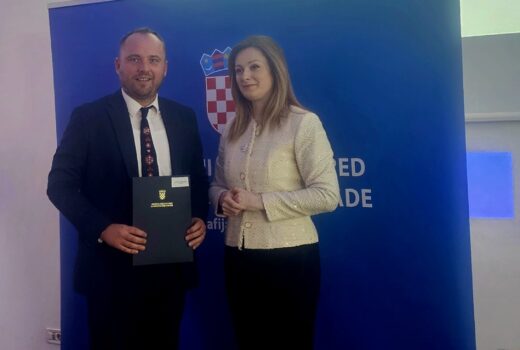 Općini Koprivnički Ivanec odobreno je 22.592,50 eura za postavljanje ograde i uređenje dječjeg igrališta koje se nalazi u sklopu postojećeg dječjeg vrtića u Koprivničkom Ivancu