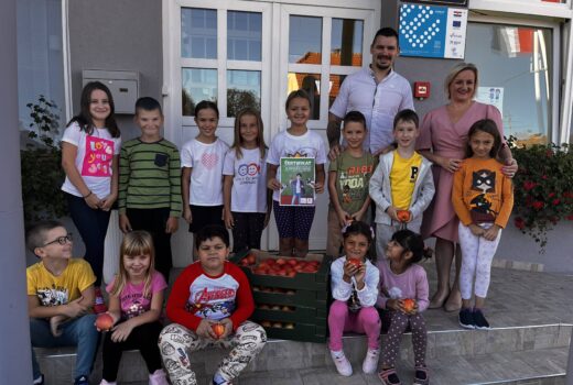 Osnovna škola Koprivnički Ivanec je jedina škola u našoj županiji koja je proglašena Kaufland školom voća i povrća
