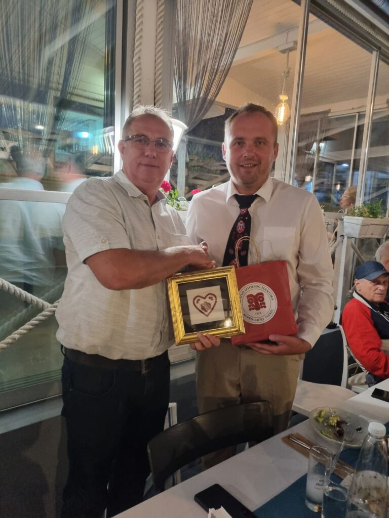 Društvo izvornog folklora Koprivnički Ivanec očaralo Bugarsku na X. Černomorskim večerima