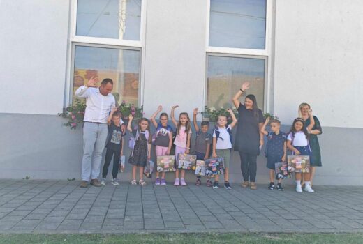 Općinski je načelnik podijelio poklone polaznicima prvog razreda Osnovne škole Koprivnički Ivanec